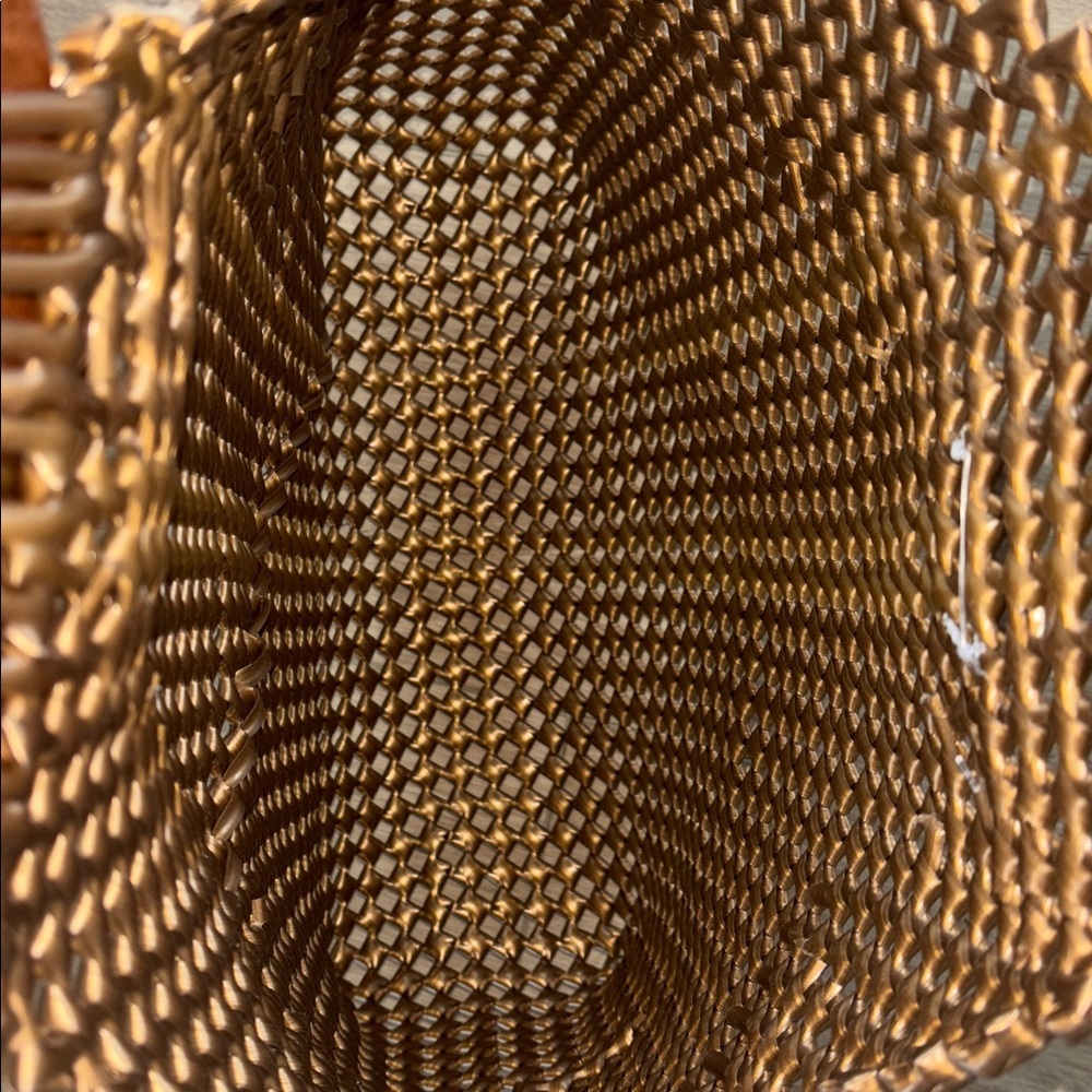 Saras Gold Kai Koodai to toe bag paired with wooden handles, super unique - Picture 5 of 5